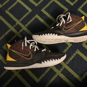 NIKE KD size 9.5 men’s